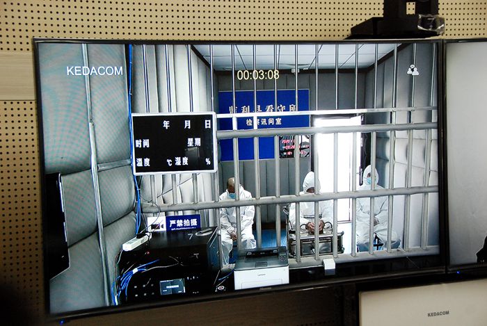 荆州中院通过云上法庭系统开庭审理刑事案件3_副本.jpg